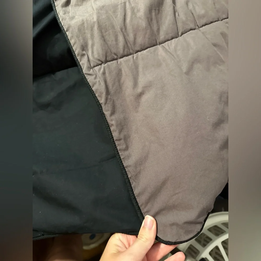 Reversible black and gray comforter